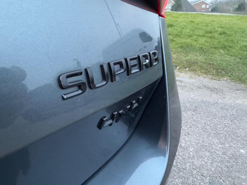 SKODA SUPERB