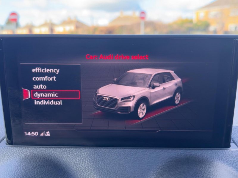 AUDI Q2