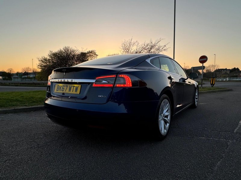 TESLA MODEL S