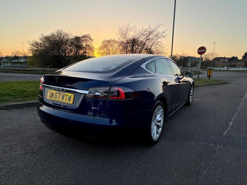 TESLA MODEL S