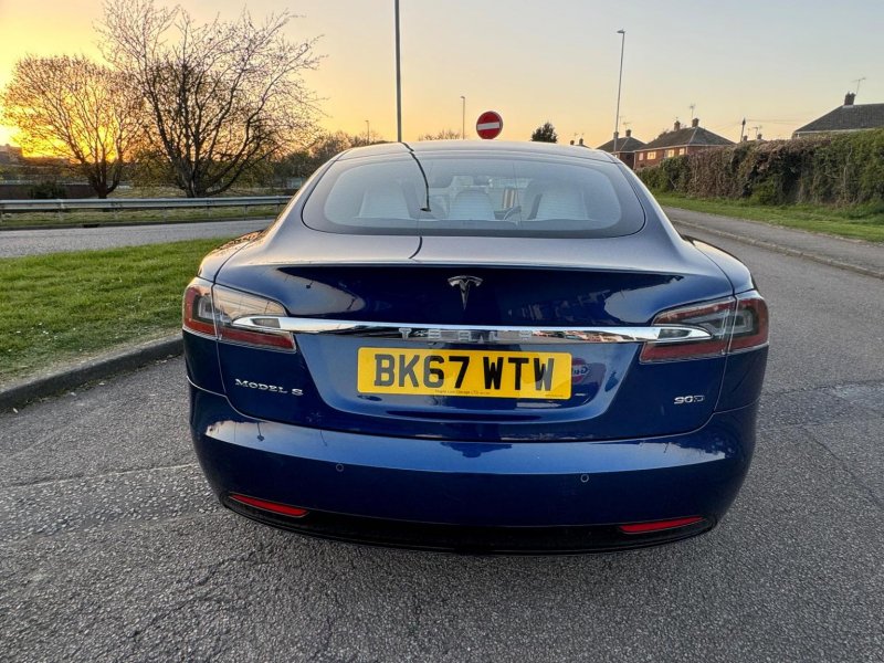 TESLA MODEL S