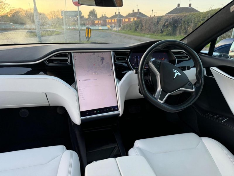 TESLA MODEL S