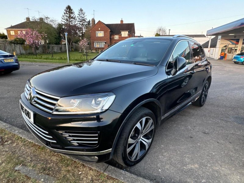 VOLKSWAGEN TOUAREG