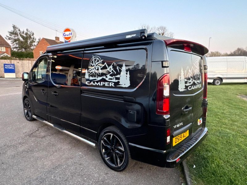 VAUXHALL VIVARO